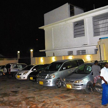 Best Point Hotel Daressalam Exterior foto